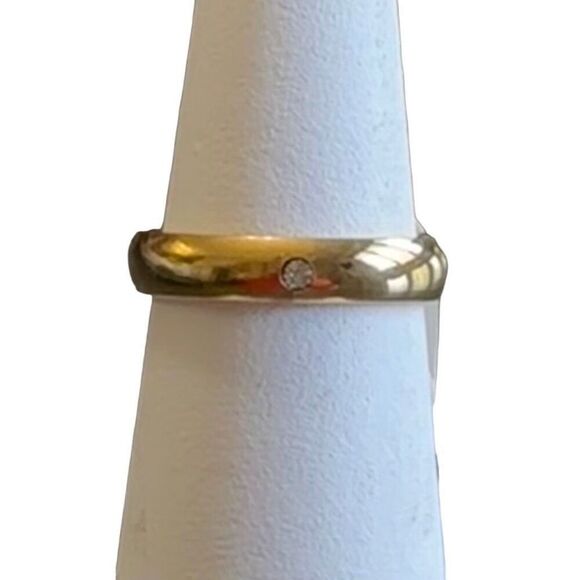NWOT Size 9 1/2 Stainless steel band with inlayed zircon - Picture 1 of 2